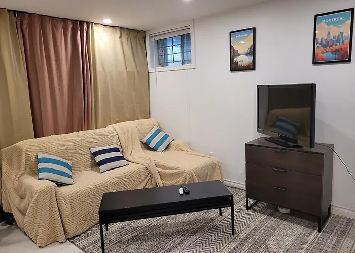 Logement Complet, Proche Metro, Parking Gratuit