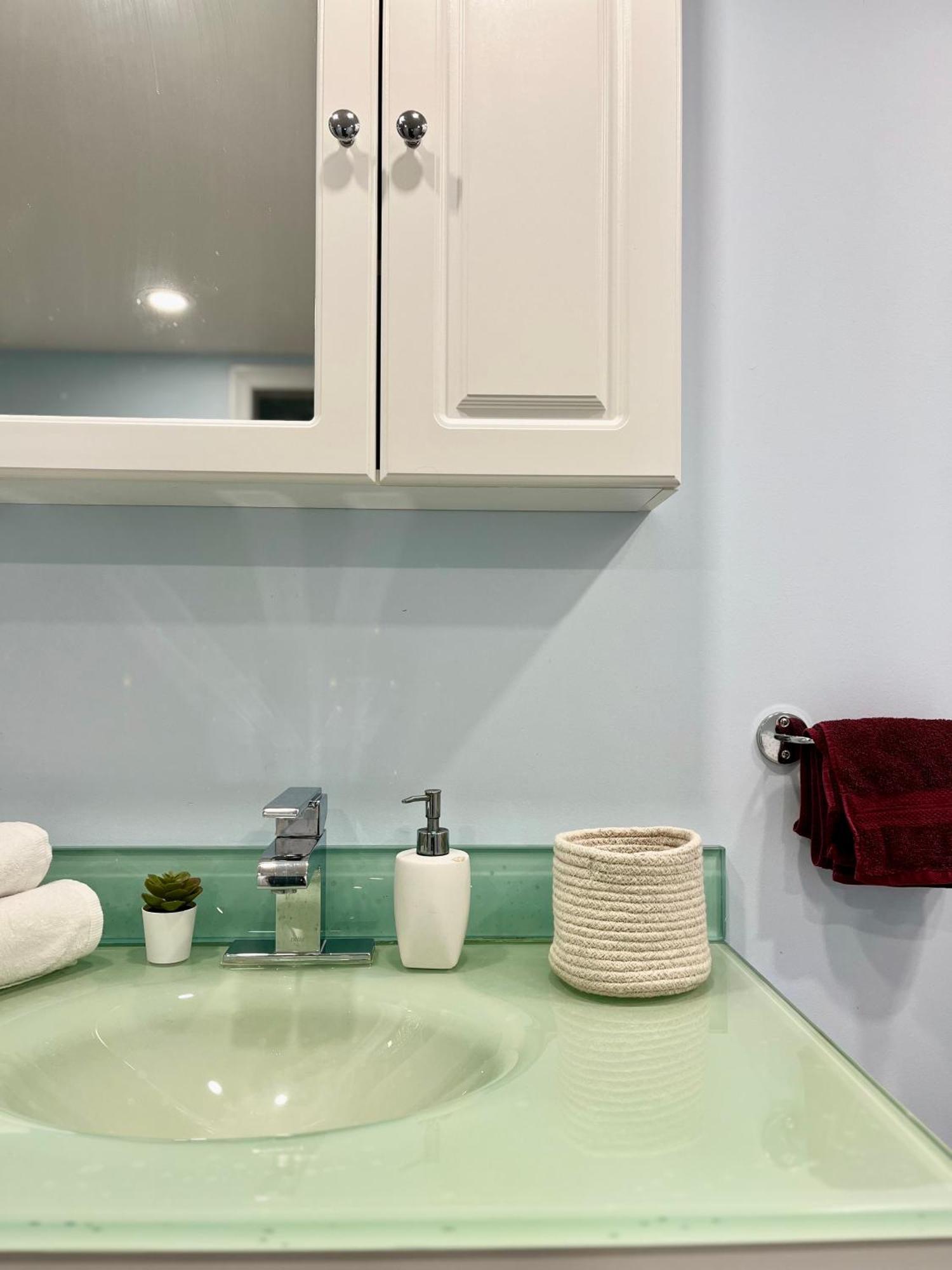 Apartamento Complet, Proche Metro, Parking Gratuit