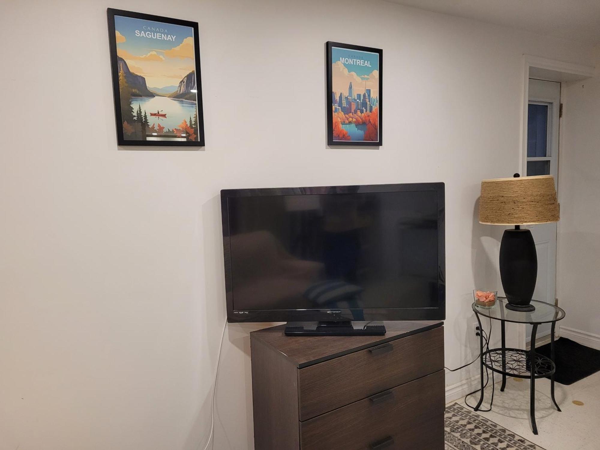 Appartement Complet, Proche Metro, Parking Gratuit *